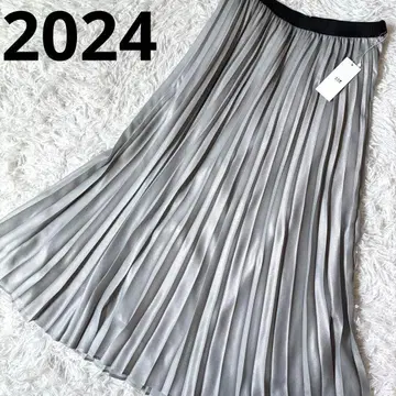 새상품/L 상당/24년 23구 샤이니 플리츠 스커트 롱 기장 실버 계열