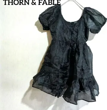 THORN & FABLE 프릴 블랙 드레스