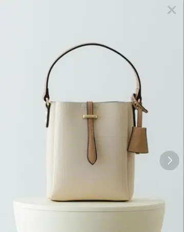 RODESKO 베이지 가죽 숄더백