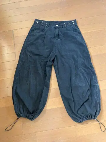 벌룬 실루엣 블랙 데님 팬츠