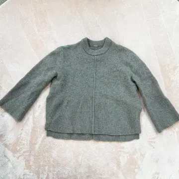 [새상품급] Mila Owen 미라 오웬 크루넥 니트 S