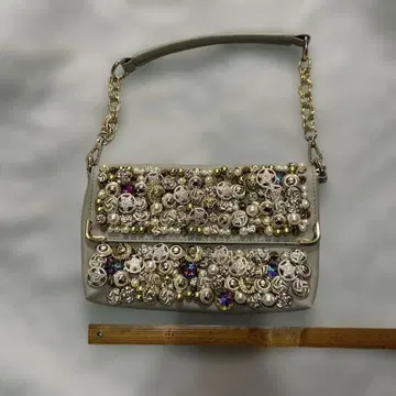 비쥬 버튼 부착 숄더백