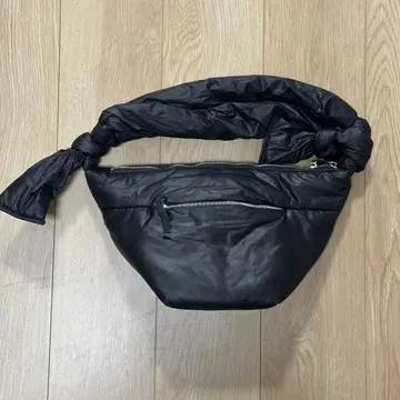 [컨디션 최상] LE VERNIS 블랙 숄더백 손잡이 조정 가능