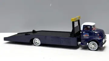 M2 머신즈 1956 포드 COE 다크 블루