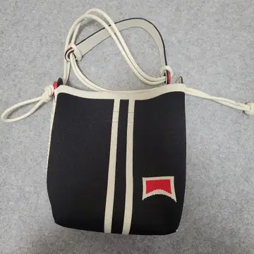 CAMPR 스트라이프 디자인 숄더백