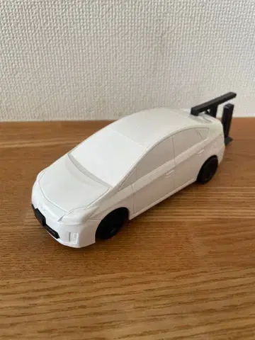 도요타 프리우스 1/35