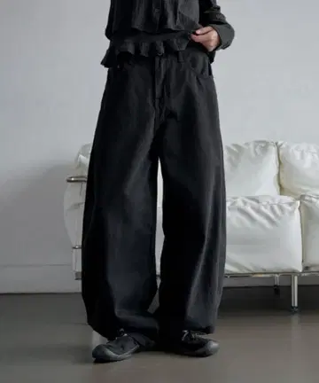 UNE MANSION 사이드 허리 버튼 턱 포인트 와이드 칼라 치노 팬츠