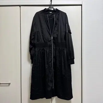 [ I AM I IN FACT - ] MA-1 롱 코트 원피스 블랙