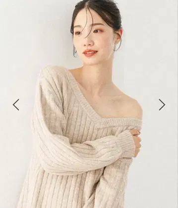 V넥 오프숄더 니트 원피스