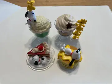 스누피 디저트 캡슐 토이 4개 세트