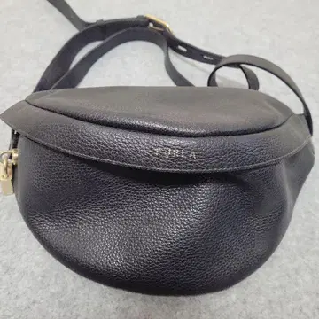 FURLA 블랙 숄더백 천연 가죽