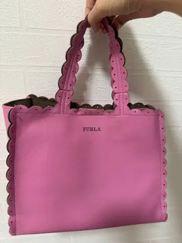 FURLA 핑크 스캘럽 토트백