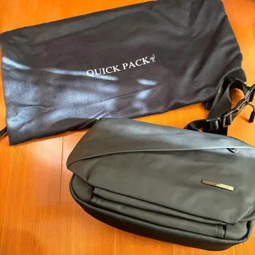 QUICK PACK 트라스포 바디백 블랙
