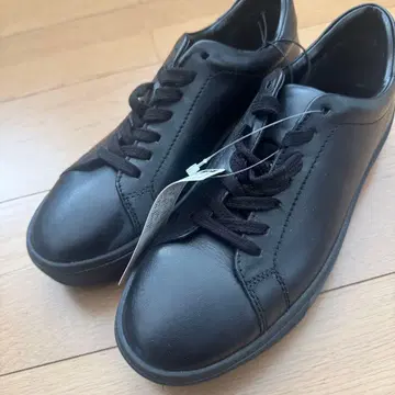 새상품 GU 리얼 가죽 스니커즈 27