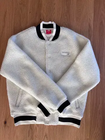 New Balance 보아 자켓 화이트