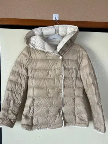 여성용 후드 부착 베이지 다운 자켓