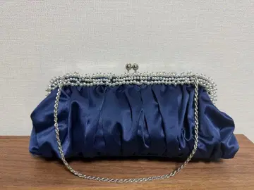 네이비 새틴 클러치백