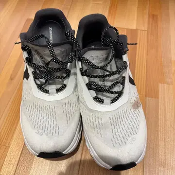 On Cloudstratus 러닝화 화이트/블랙 26.0