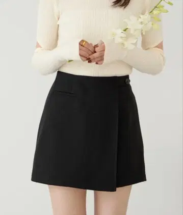 새상품 hinari 랩 디자인 미니 치마바지 블랙 XS