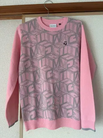 TaylorMade 핑크 스웨터 M