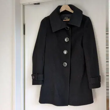 블랙 버튼 코트