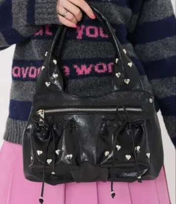 TINA:JOJUN 하트 스터드 백 블랙