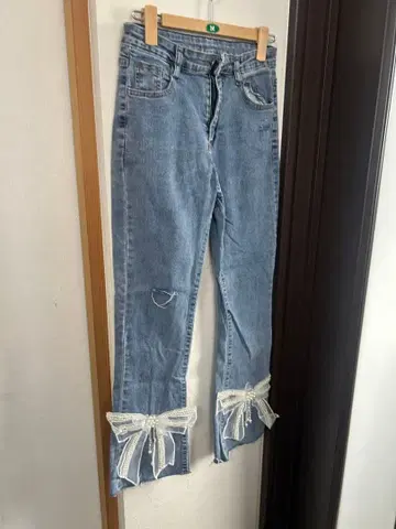 리본 포함 라이트 블루 데님 팬츠 L