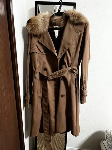 브라운 퍼 트렌치코트