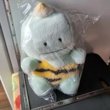 스카이블루와 옐로우 컬러 스트라이프 봉제 인형