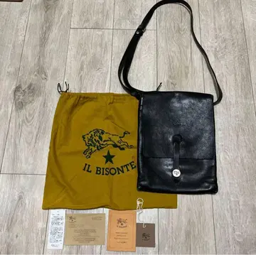 오후지님 IL BISONTE 블랙 가죽 숄더백