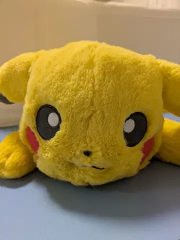 포켓몬 센터 한정판 피카츄 폭신폭신 안고 자는 봉제 인형