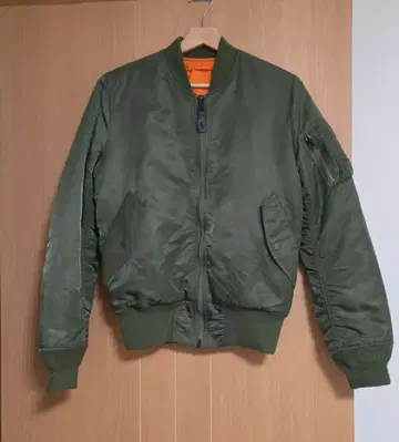 ALPHA INDUSTRIES MA-1 자켓