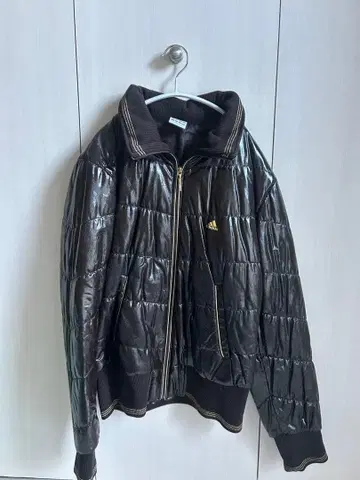 아디다스 블랙 퀼팅 다운 자켓