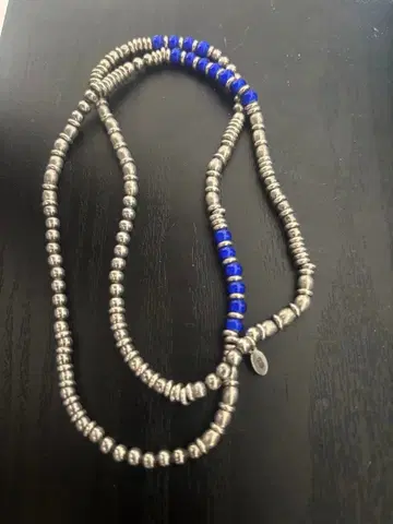 유니폼 익스페리먼트 비즈 목걸이