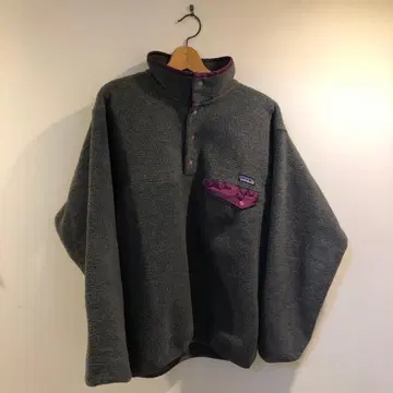 파타고니아 M 스냅T 플리스 그레이 x 퍼플 눈 없음 택