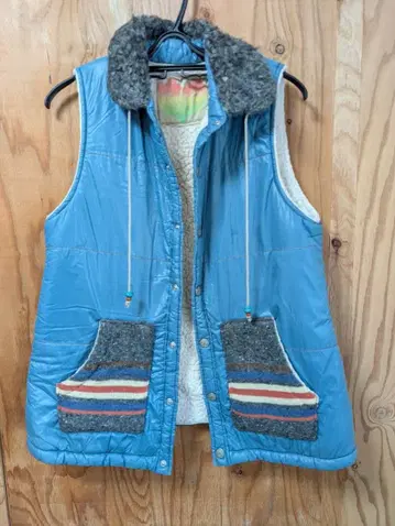 HASSLE FREE 플리스 안감 베스트 파랑