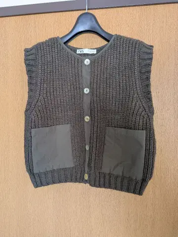 ZARA 올리브 그린 니트 베스트