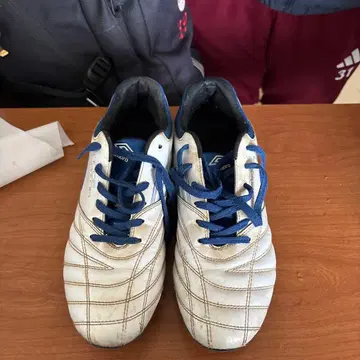 축구화 스파이크 화이트/블루