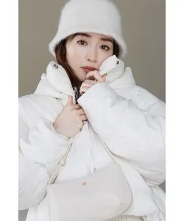 새상품 스나이델 퍼 버킷햇 릴리 브라운 프레이 아이디