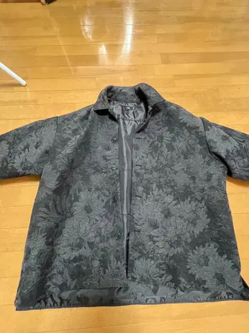 블랙 꽃무늬 버튼 셔츠