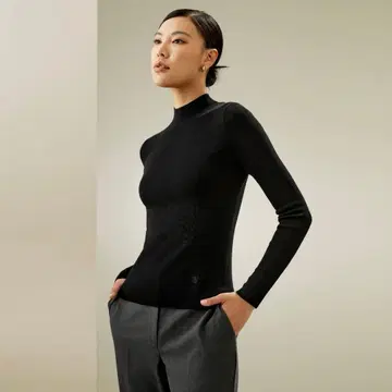 새상품 LILYSILK 블랙 터틀넥 니트