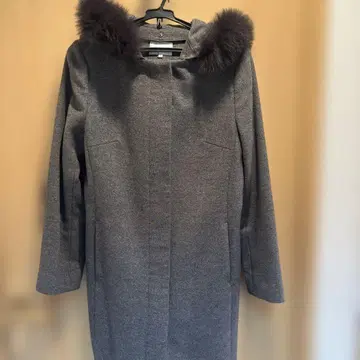 [새상품급] ALPHA CUBIC 퍼 달린 그레이 롱 코트