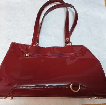 와인 레드 에나멜 가죽 숄더백 (핸드백)