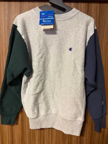 (미사용 새상품) 챔피온 맨투맨 M 사이즈