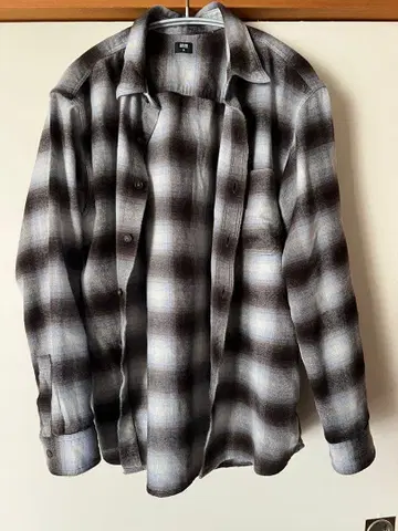 [ 새상품급 ] 신상 유니클로 긴팔 셔츠 M 사이즈 체크 무늬
