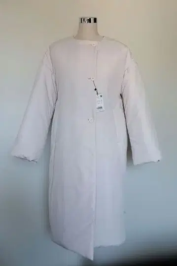 [택 포함 새상품] moment+ 마이크로 애프터 충전솜 노카라 롱 코트