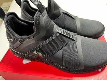 PUMA 블랙 슬립온 스니커즈