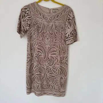 Diagram GRACE CONTINENTAL 자수 반팔 원피스