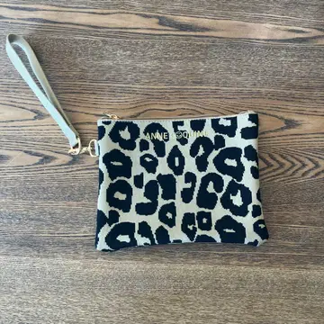 ANNE COQUINE 레오파드 무늬 파우치