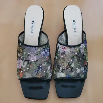 [새상품급] DIANA 다이애나 뮬 샌들 회화 시리즈 레이스